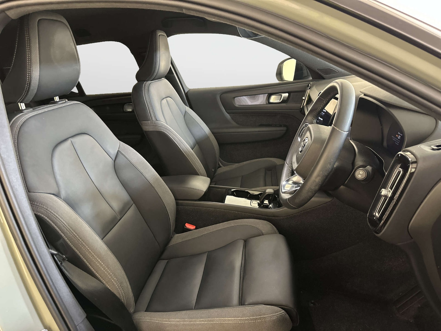 Used Volvo XC40 2022 for sale - 77945440: Photo 13