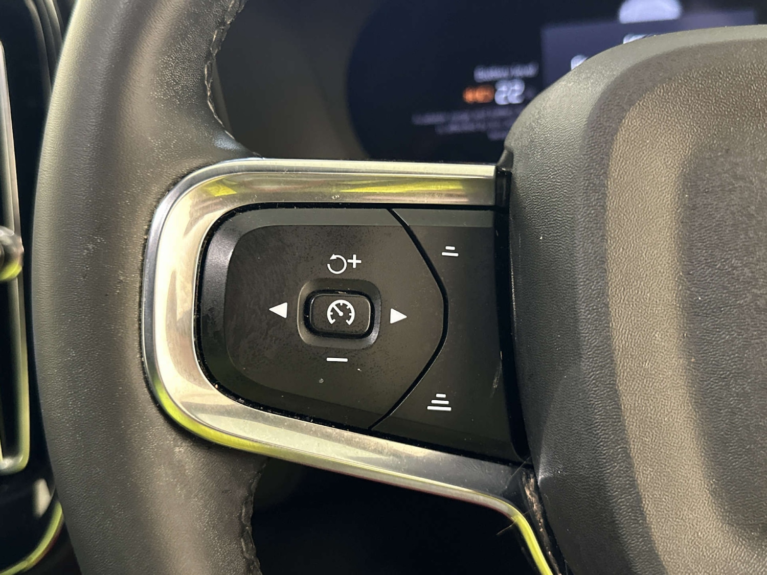 Used Volvo XC40 2022 for sale - 77945440: Photo 16