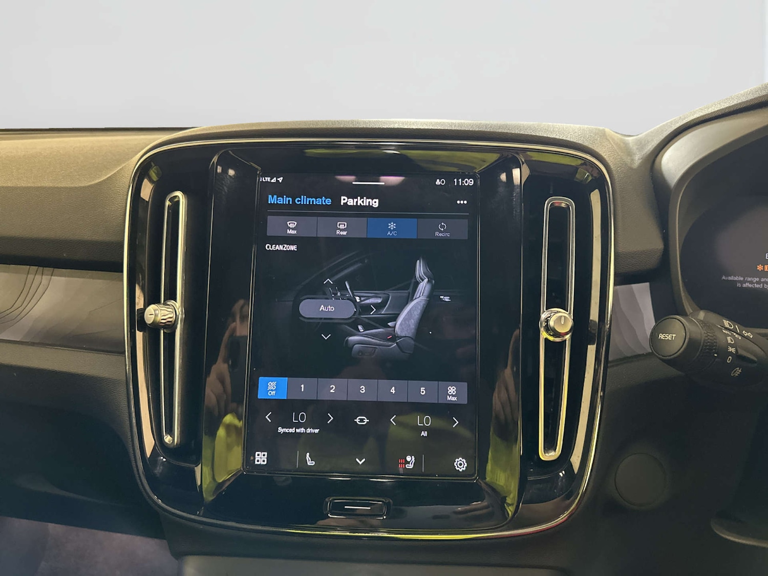 Used Volvo XC40 2022 for sale - 77945440: Photo 22