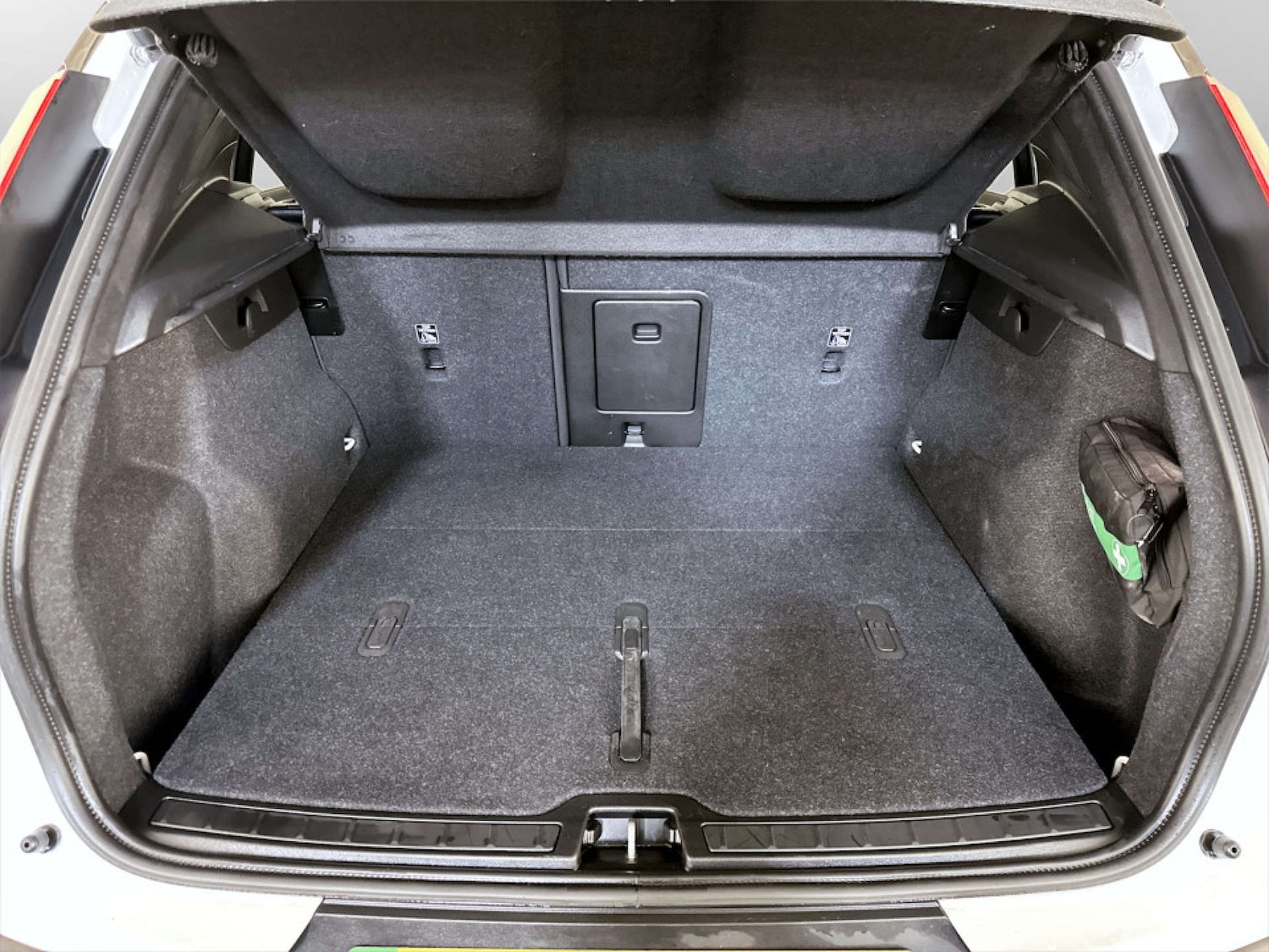 Used Volvo XC40 2023 for sale - 77185682: Photo 15