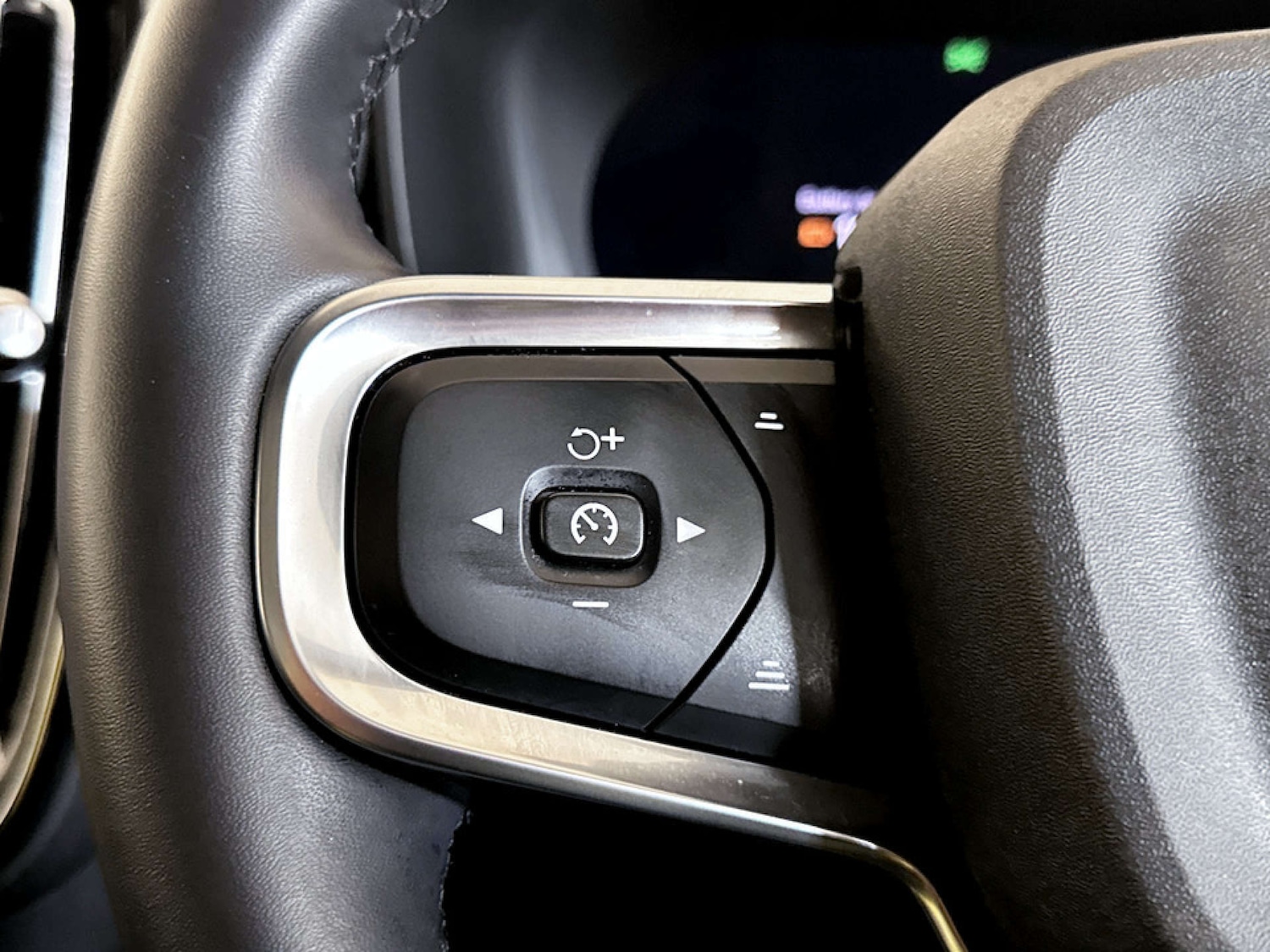 Used Volvo XC40 2023 for sale - 77185682: Photo 18