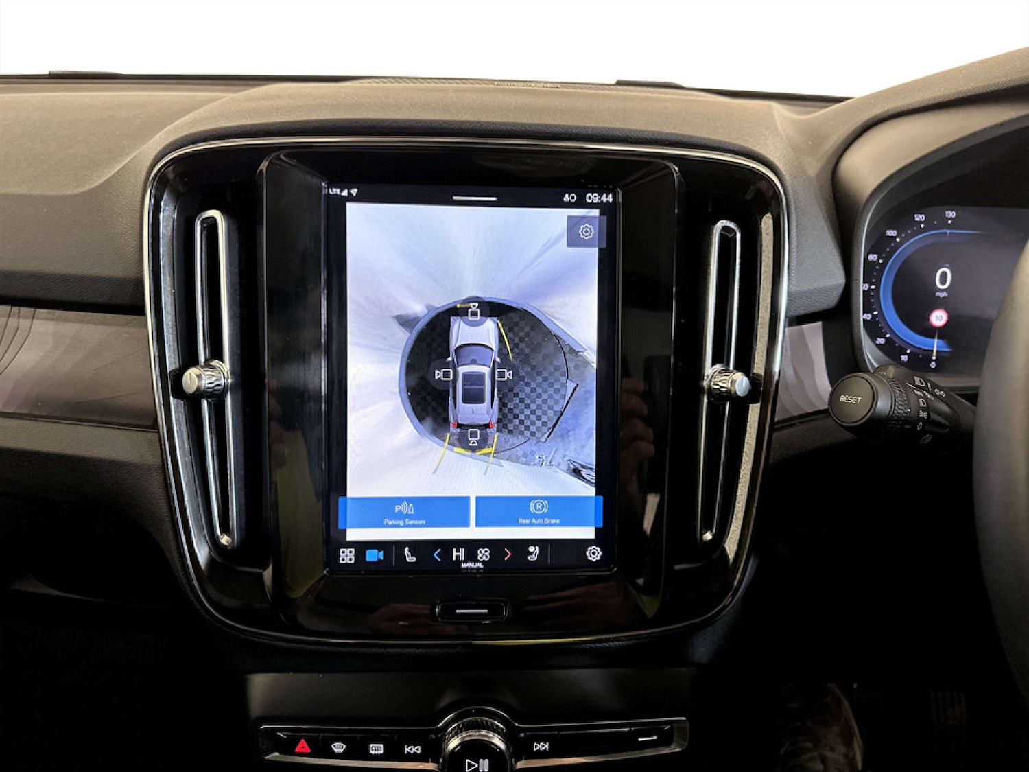 Used Volvo XC40 2023 for sale - 77185682: Photo 22