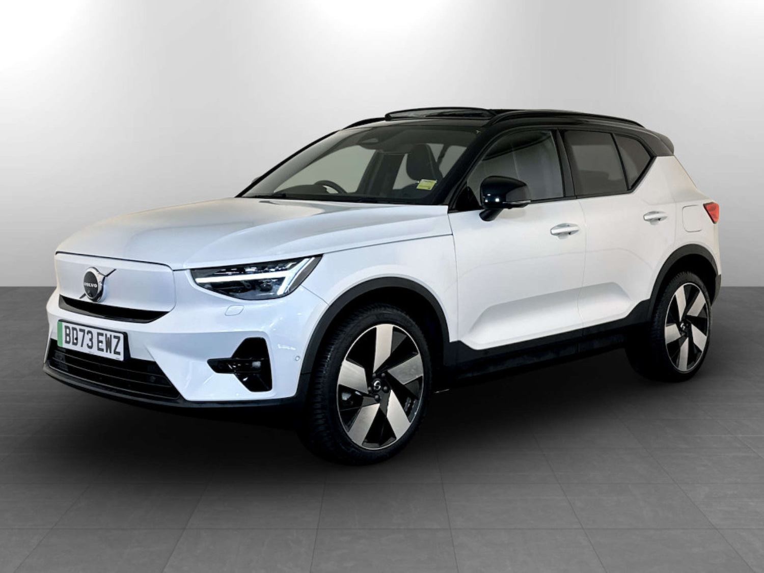 Used Volvo XC40 2023 for sale - 77185682: Photo 6
