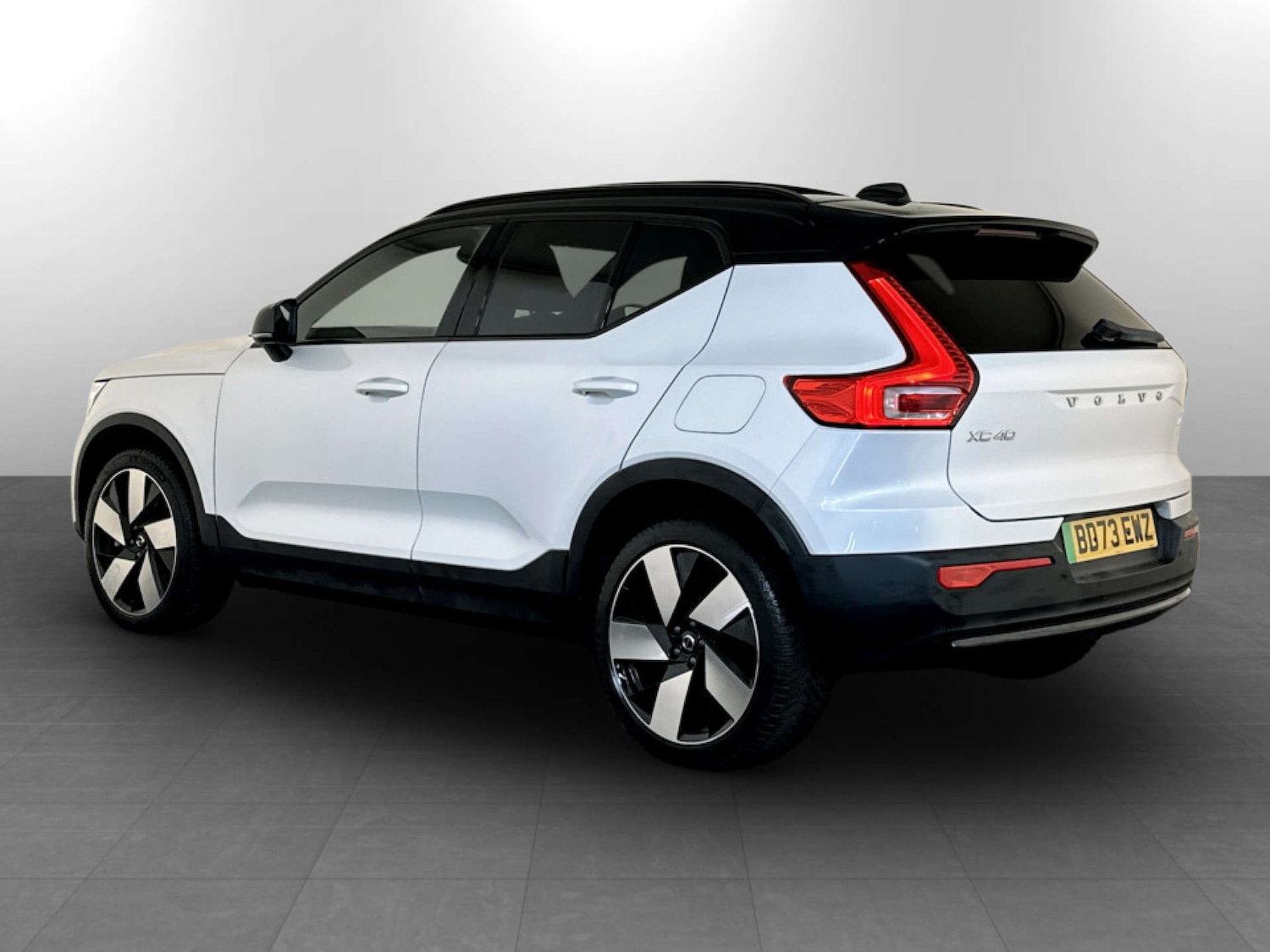 Used Volvo XC40 2023 for sale - 77185682: Photo 8