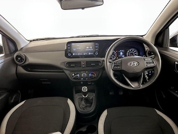 Used Hyundai i10 2023 for sale - 76452758: Photo