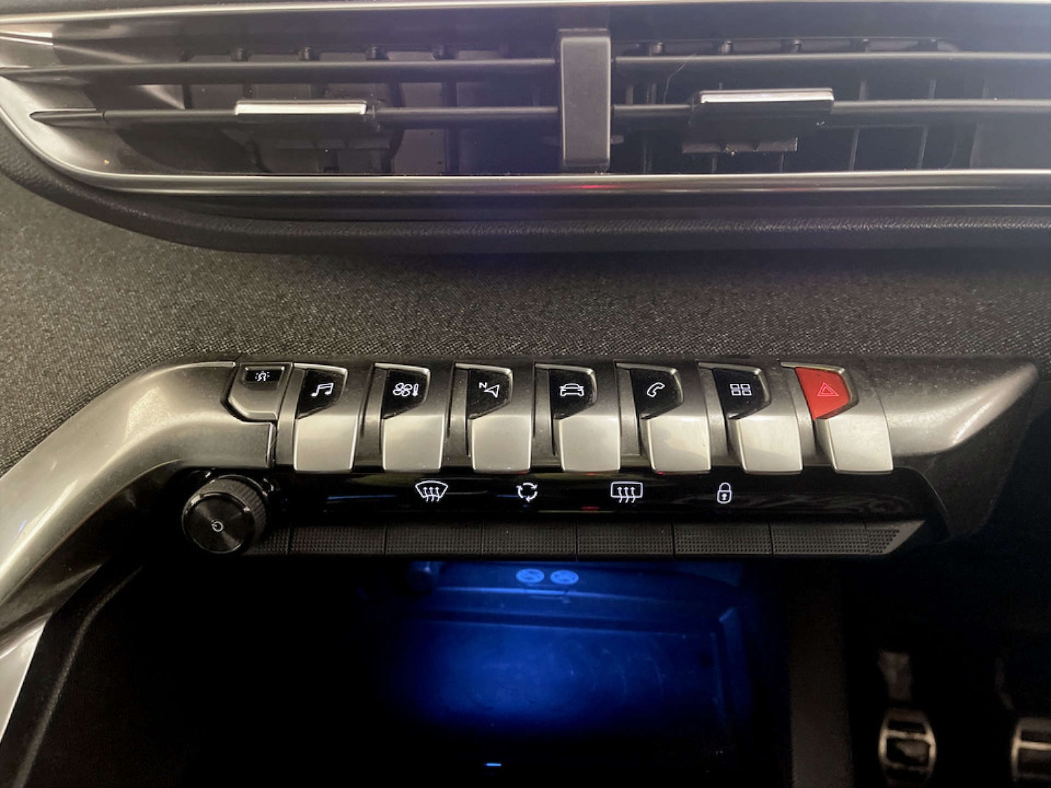 Used Peugeot 3008 2018 for sale - 77224813: Photo 22