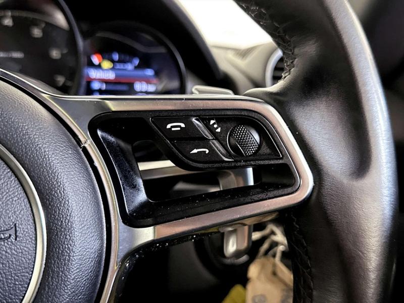 Used Porsche 718 Cayman 2019 for sale - 77036759: Photo 18