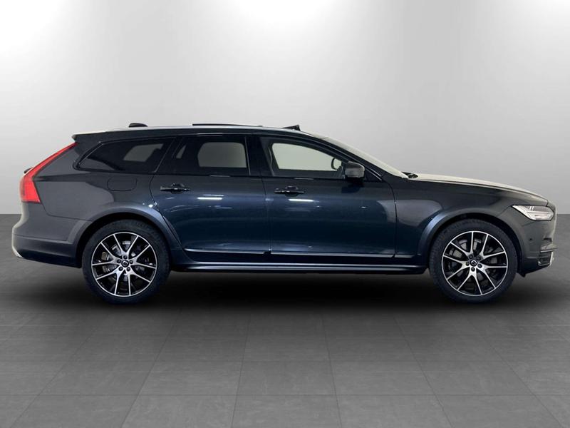 Used Volvo V90 Cross Country 2020 for sale - 77106483: Photo 11