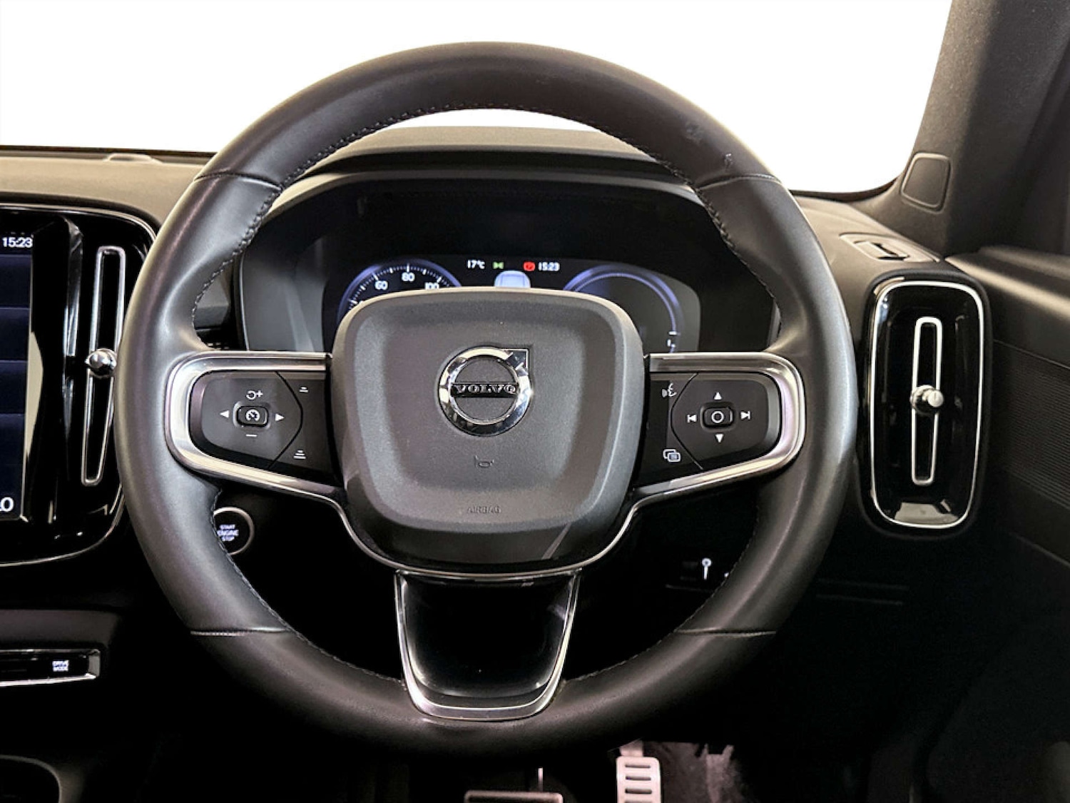 Used Volvo XC40 2021 for sale - 77675383: Photo 16