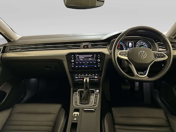 Used Volkswagen Passat 2023 for sale - 78917503: Photo