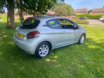 Used Peugeot 208 2017 for sale - 72168887: Photo