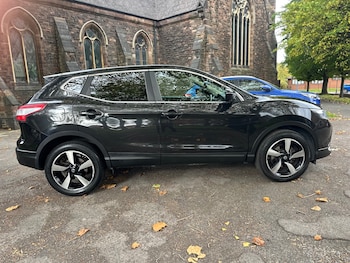 Used Nissan Qashqai 2015 for sale - 76194574: Photo 2