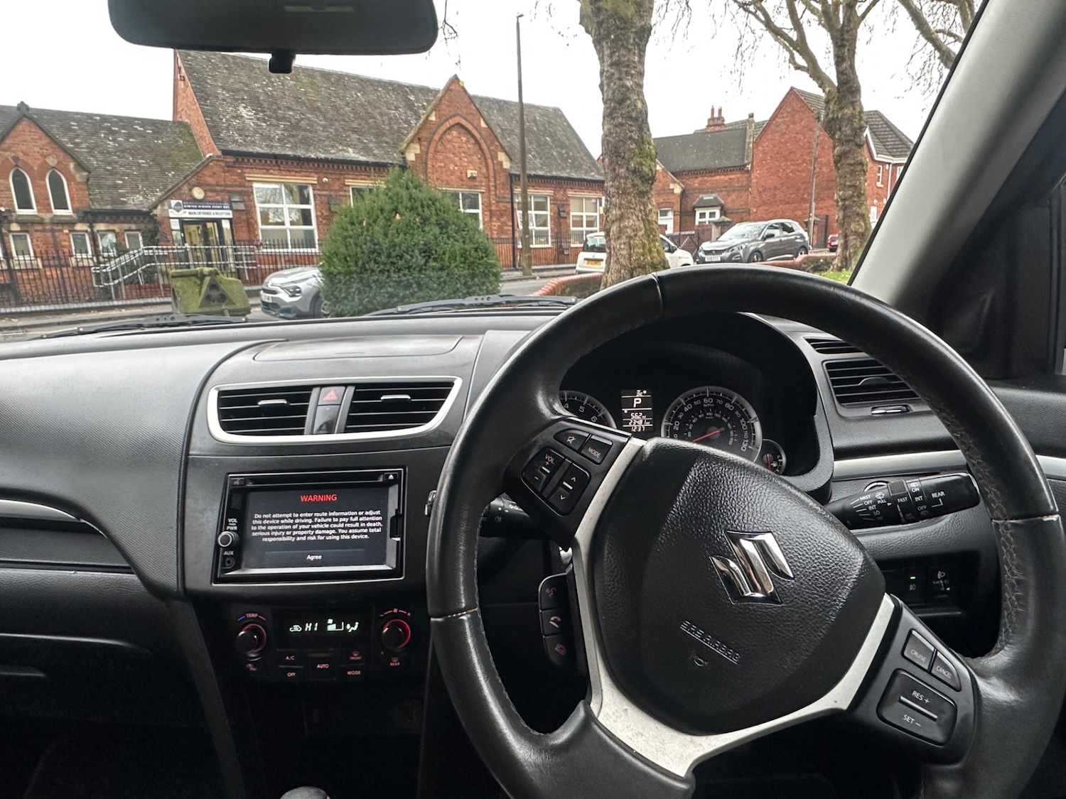 Used Suzuki Swift 2015 for sale - 76719648: Photo 11