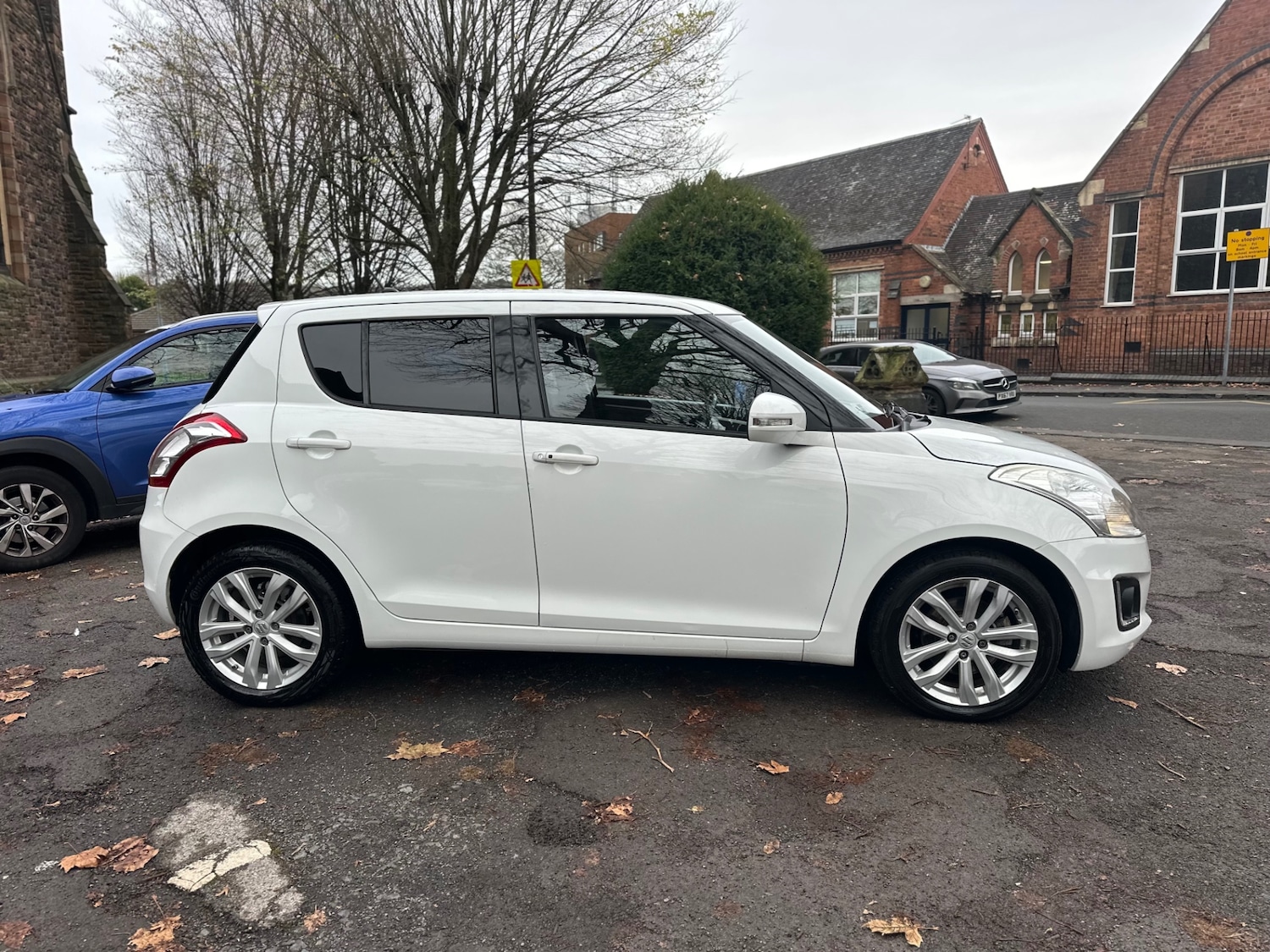 Used Suzuki Swift 2015 for sale - 76719648: Photo 2