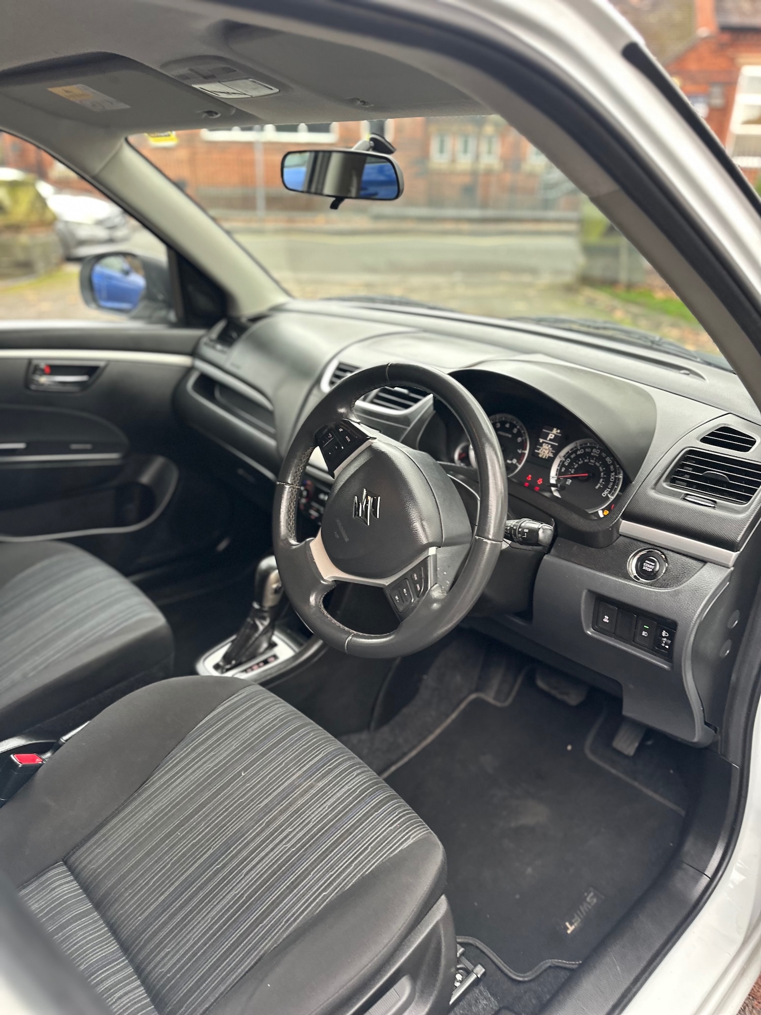 Used Suzuki Swift 2015 for sale - 76719648: Photo 9