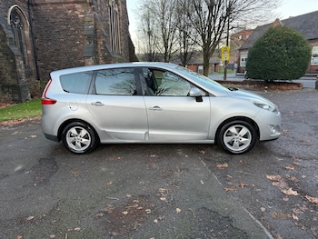 Used Renault Grand Scenic 2011 for sale - 76694648: Photo