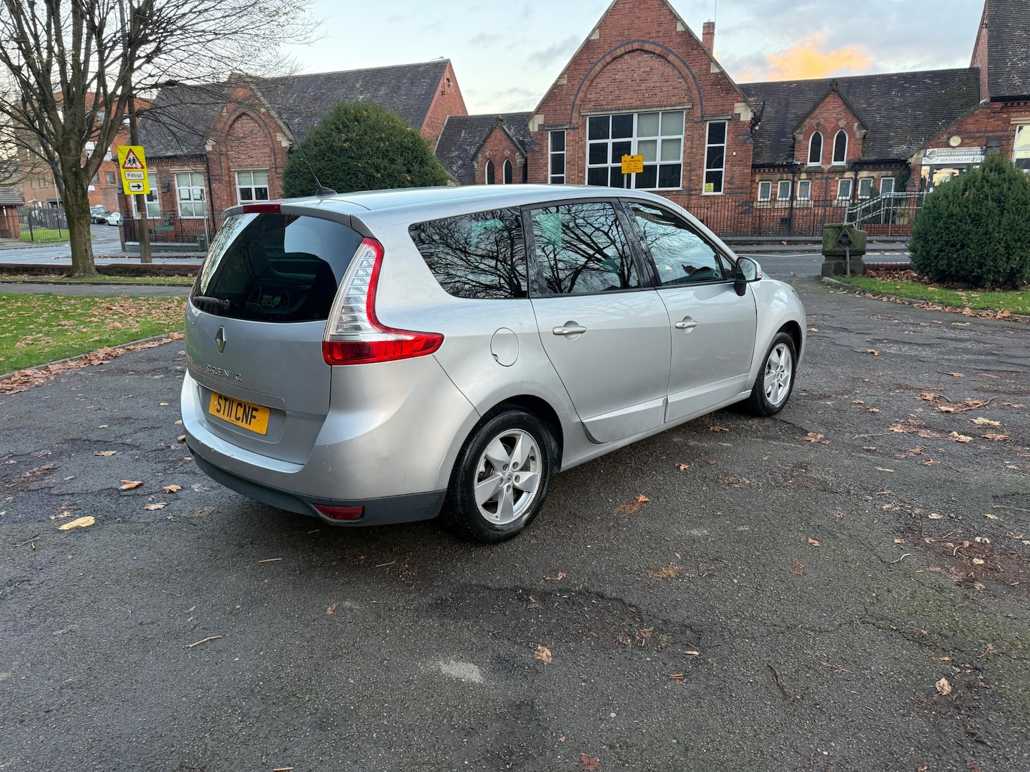 Used Renault Grand Scenic 2011 for sale - 76694648: Photo 3