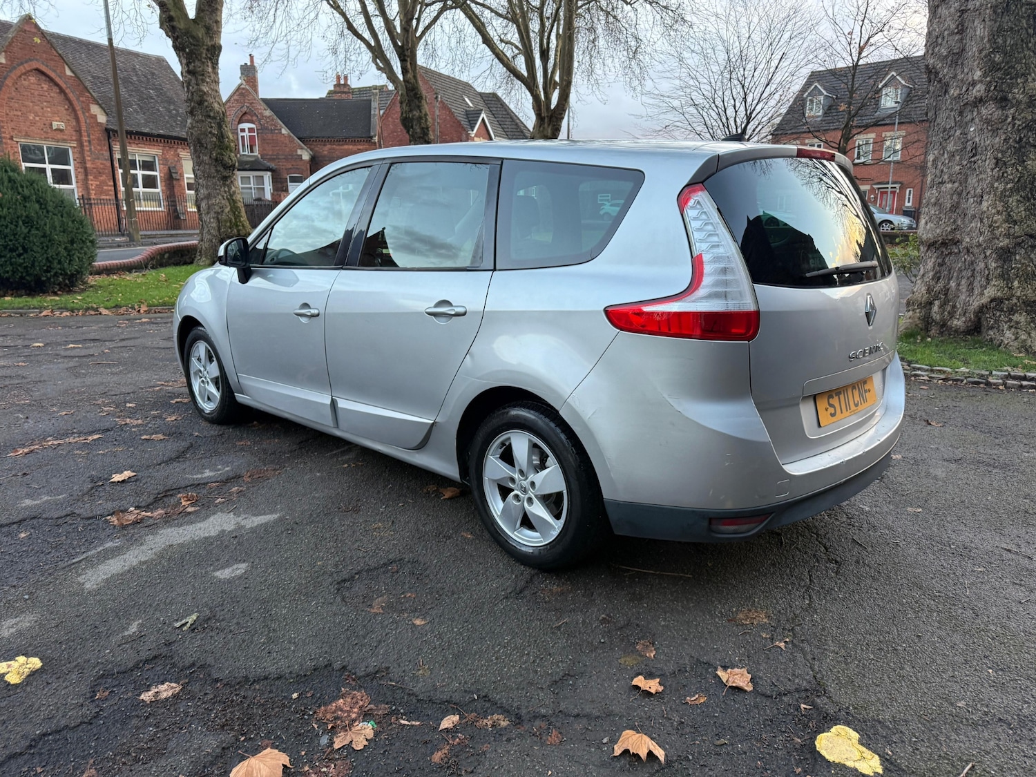 Used Renault Grand Scenic 2011 for sale - 76694648: Photo 5