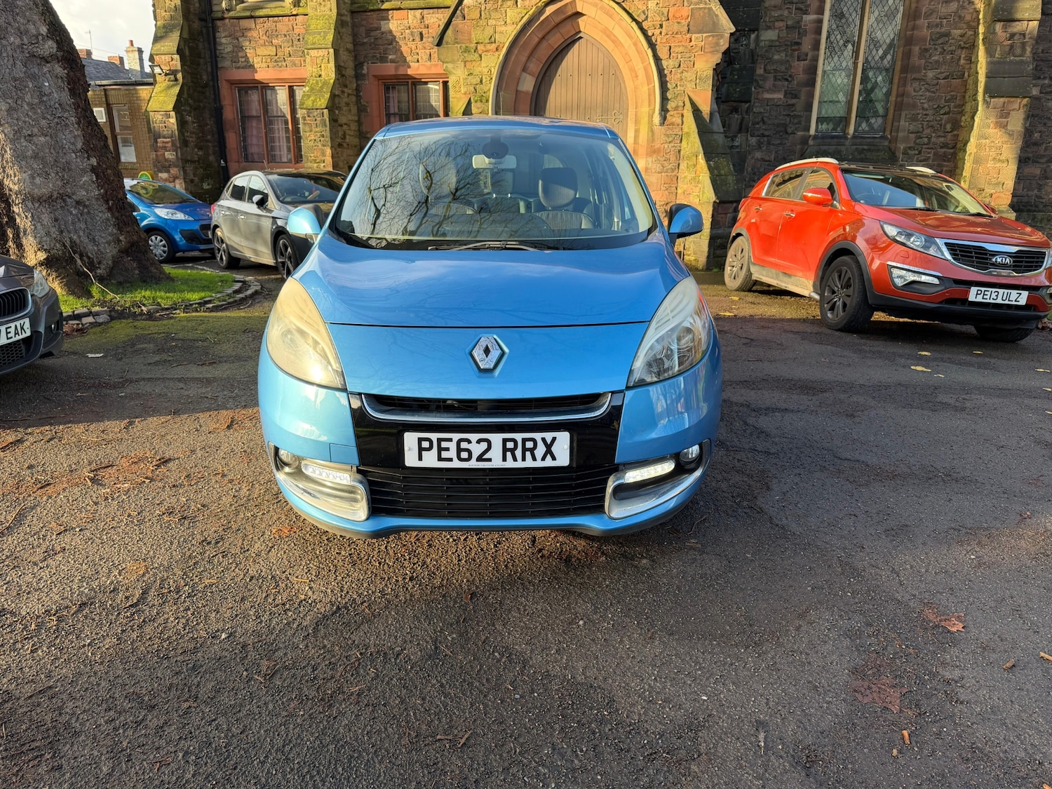 Used Renault Scenic 2012 for sale - 76960409: Photo 2