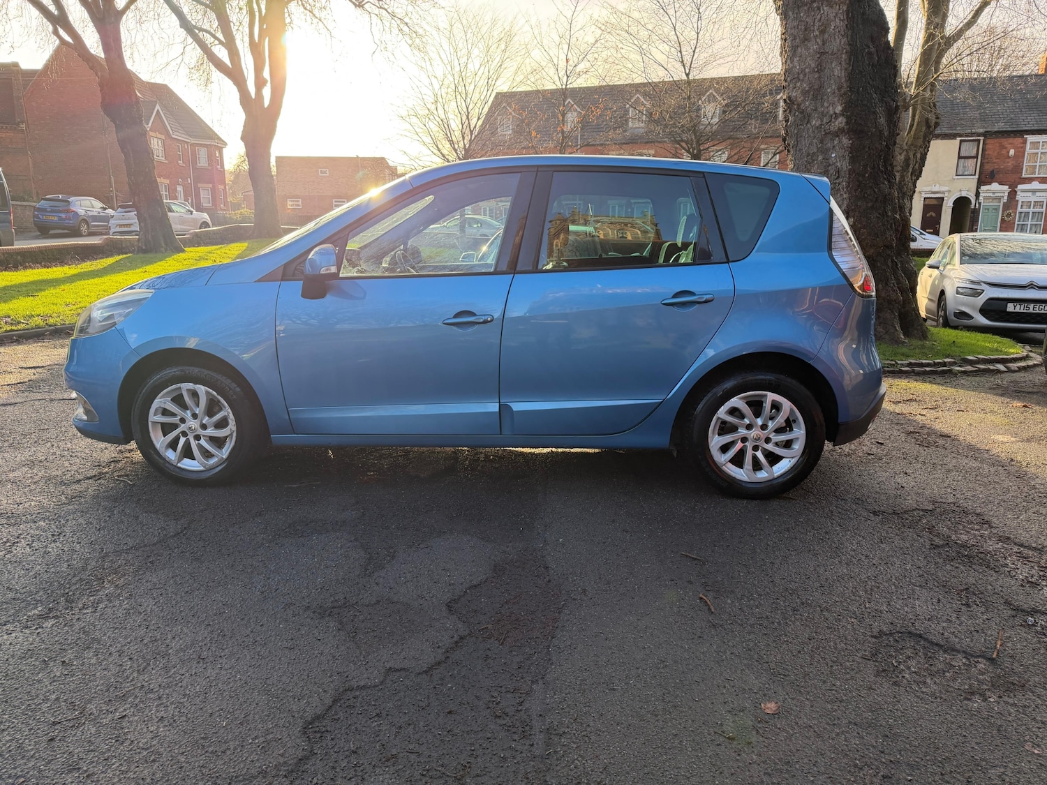 Used Renault Scenic 2012 for sale - 76960409: Photo 7