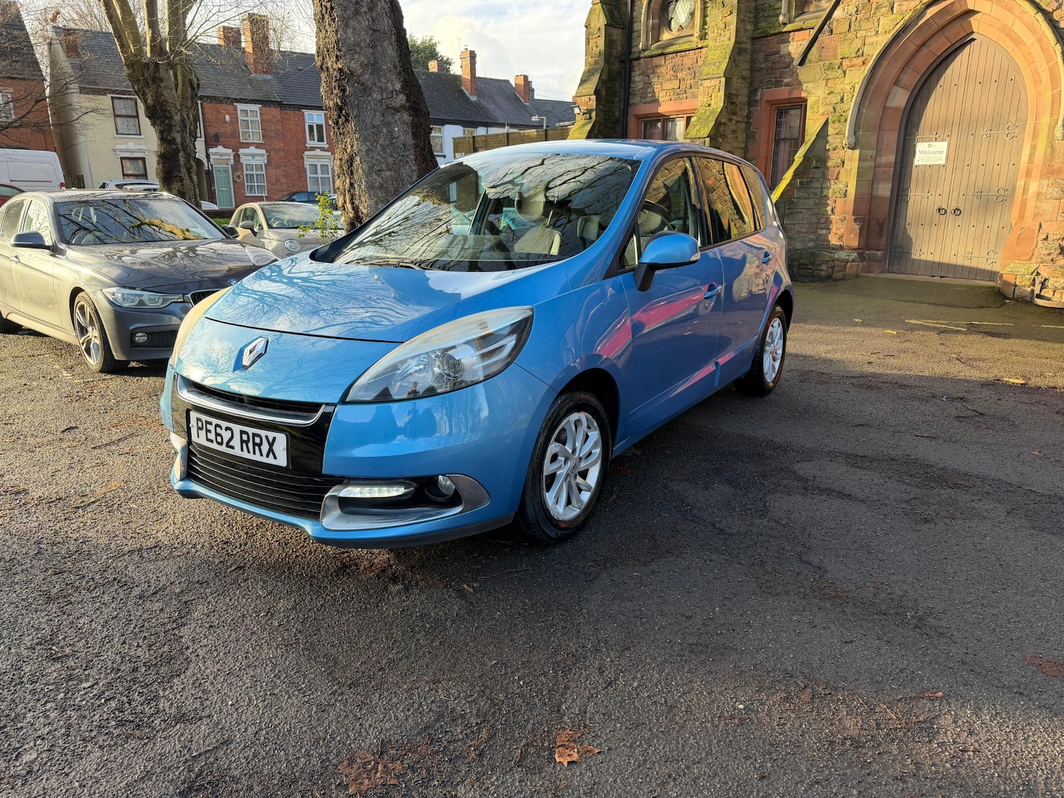 Used Renault Scenic 2012 for sale - 76960409: Photo 8