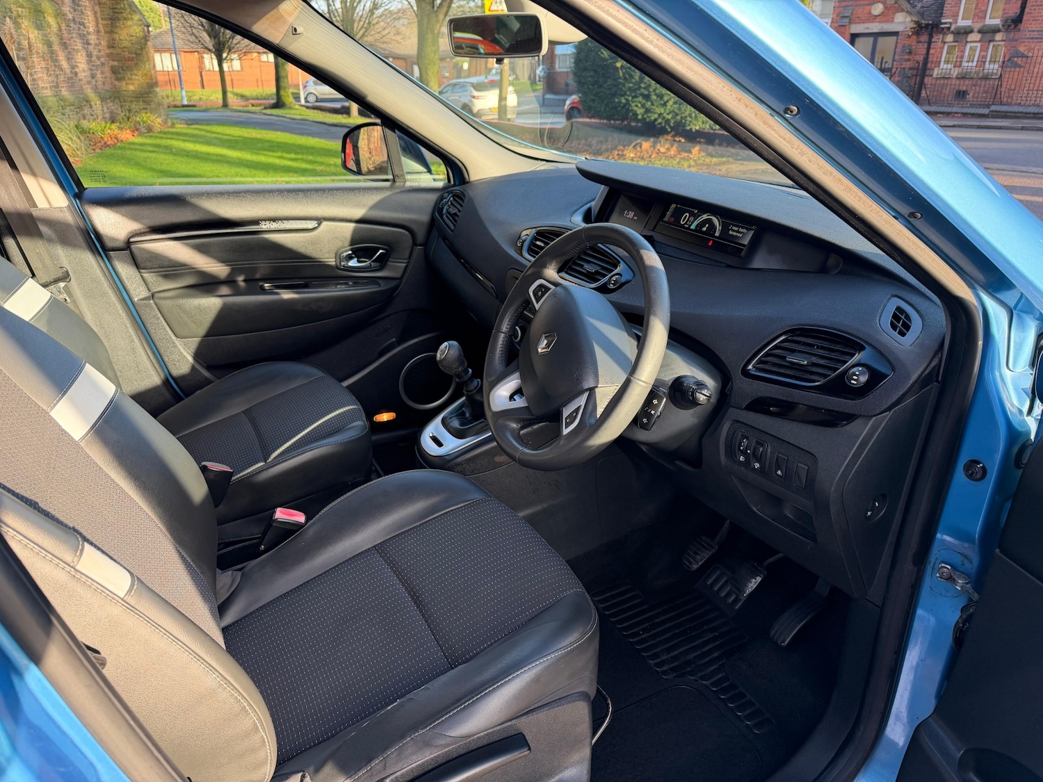 Used Renault Scenic 2012 for sale - 76960409: Photo 9