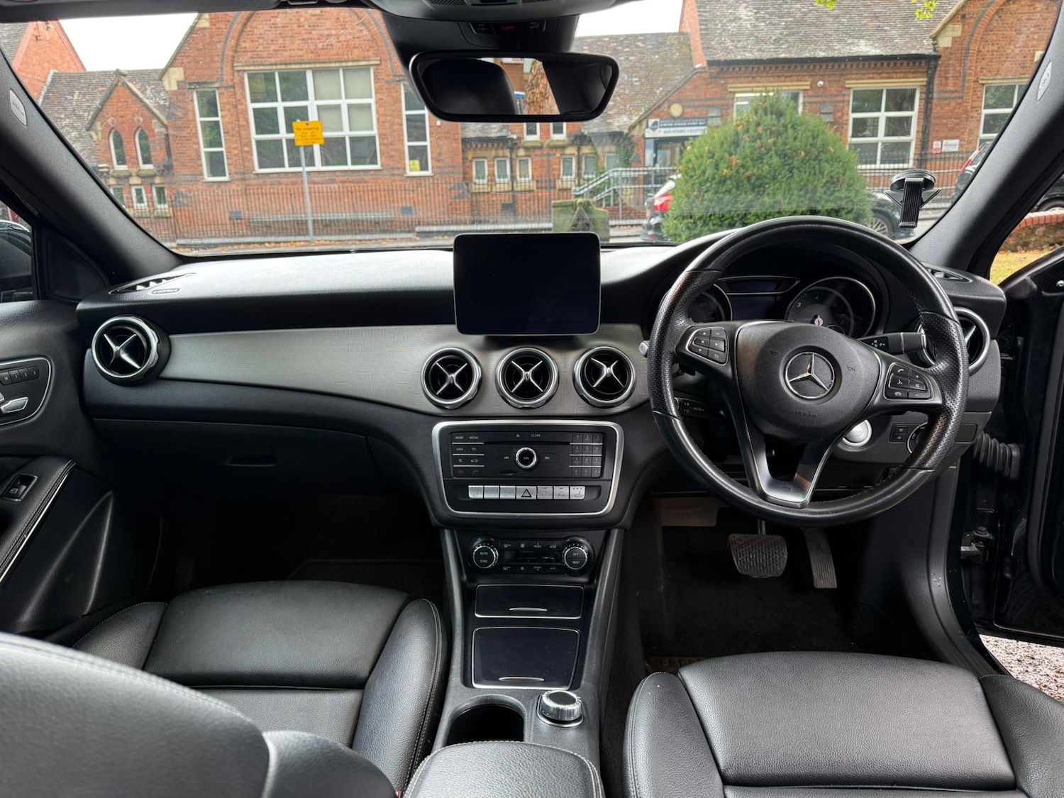 Used Mercedes-Benz GLA 2018 for sale - 77013207: Photo 9