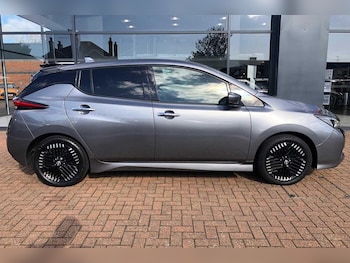 Used Nissan Leaf 2022 for sale - 76175169: Photo 2