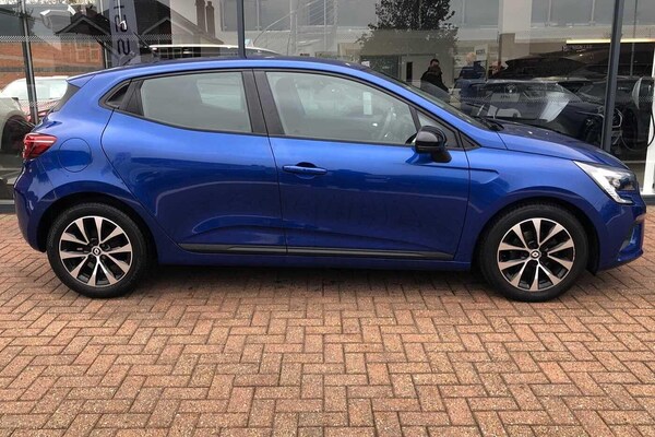 Used Renault Clio 2022 for sale - 76250942: Photo 2