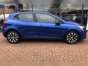Used Renault Clio 2022 for sale - 76250942: Photo 2