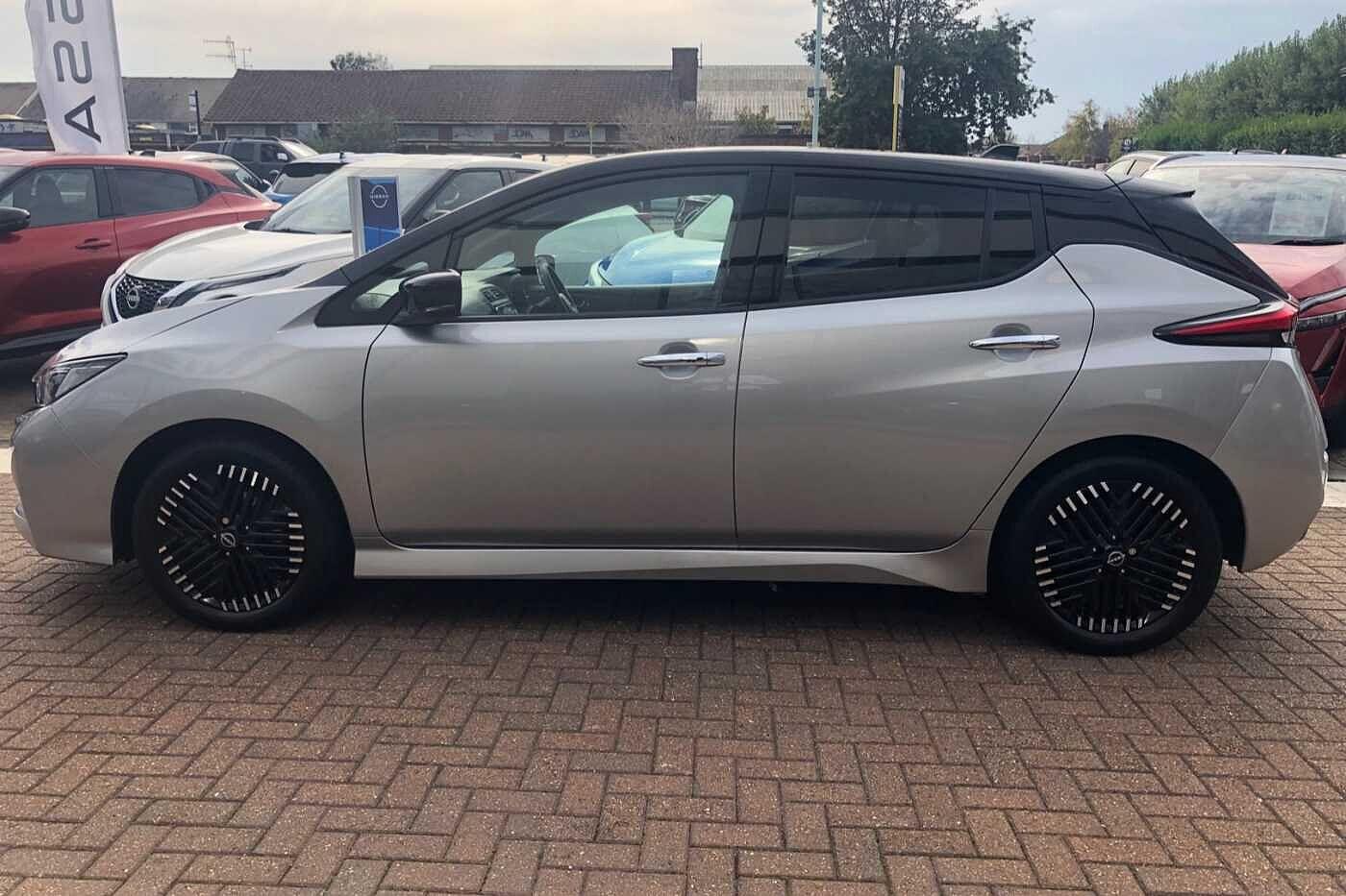 Used Nissan Leaf 2022 for sale - 76137910: Photo 2