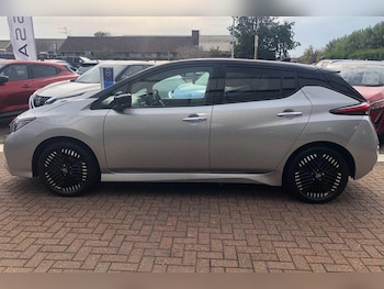 Used Nissan Leaf 2022 for sale - 76137910: Photo 2