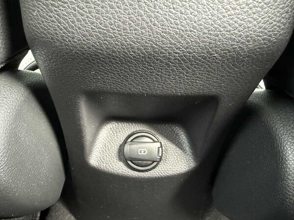 Used Kia Stonic 2021 for sale - 76270463: Photo 24