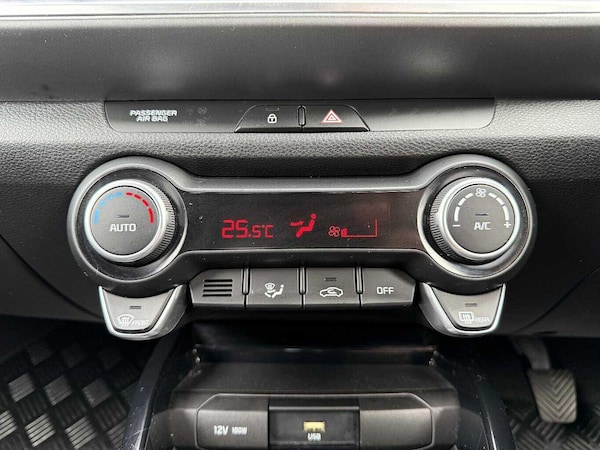 Used Kia Stonic 2021 for sale - 76270463: Photo 41