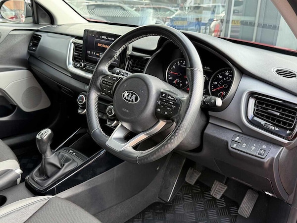 Used Kia Stonic 2021 for sale - 76270463: Photo 5