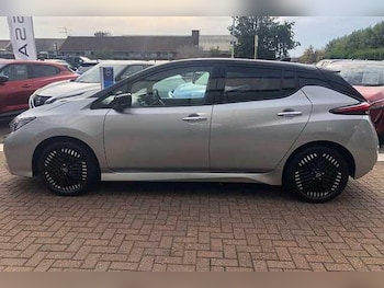 Used Nissan Leaf 2022 for sale - 76251127: Photo