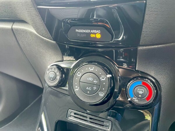 Used Ford Fiesta 2016 for sale - 76210301: Photo 14