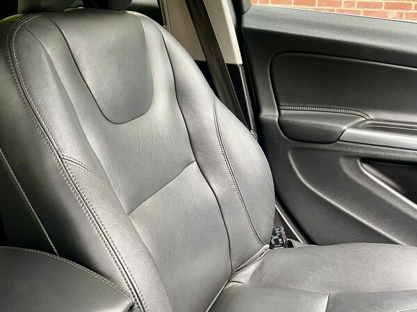 Used Volvo V60 2015 for sale - 75527395: Photo 22