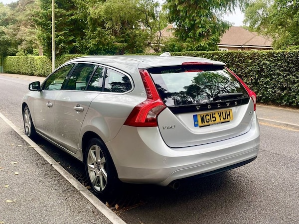 Used Volvo V60 2015 for sale - 75527395: Photo 4