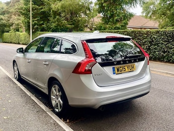 Used Volvo V60 2015 for sale - 75527395: Photo