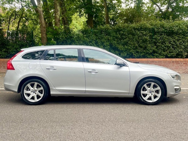 Used Volvo V60 2015 for sale - 75527395: Photo 7