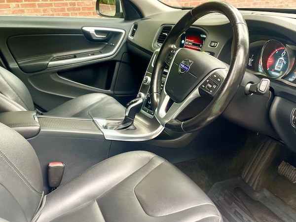 Used Volvo V60 2015 for sale - 75527395: Photo 8