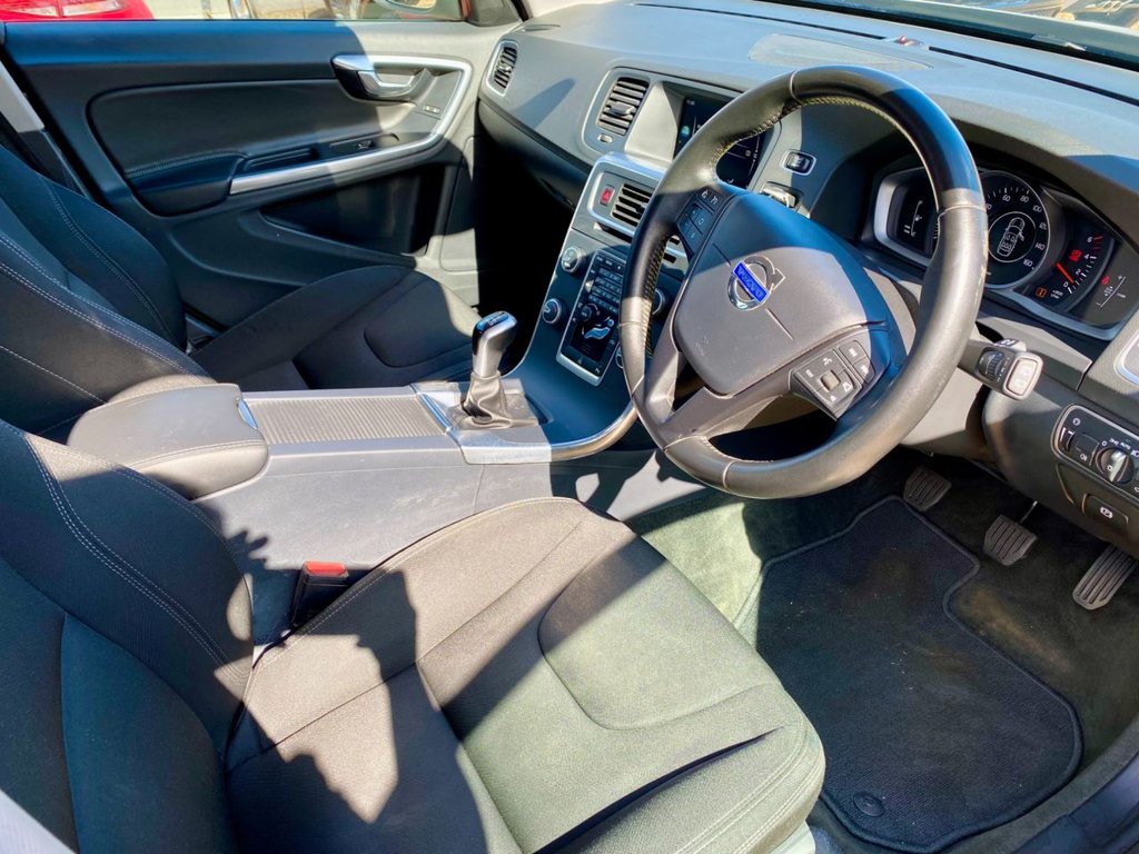 Used Volvo V60 2016 for sale - 77891208: Photo 3