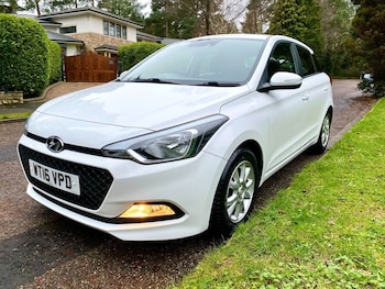 Used Hyundai i20 2016 for sale - 77369754: Photo