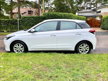 Used Hyundai i20 2016 for sale - 77369754: Photo