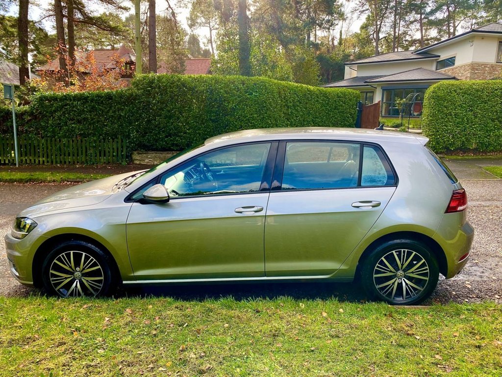 Used Volkswagen Golf 2017 for sale - 76496774: Photo 4