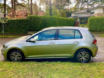 Used Volkswagen Golf 2017 for sale - 76496774: Photo