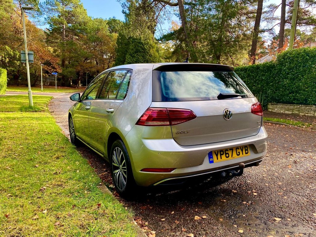 Used Volkswagen Golf 2017 for sale - 76496774: Photo 5