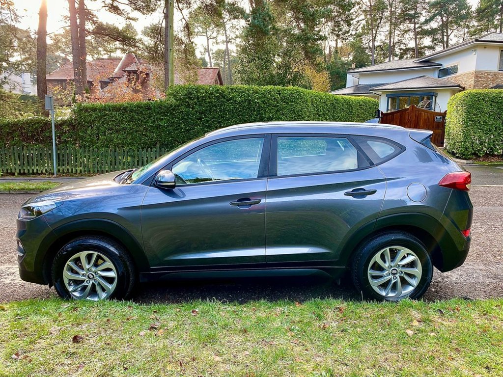 Used Hyundai TUCSON 2017 for sale - 76686300: Photo 3