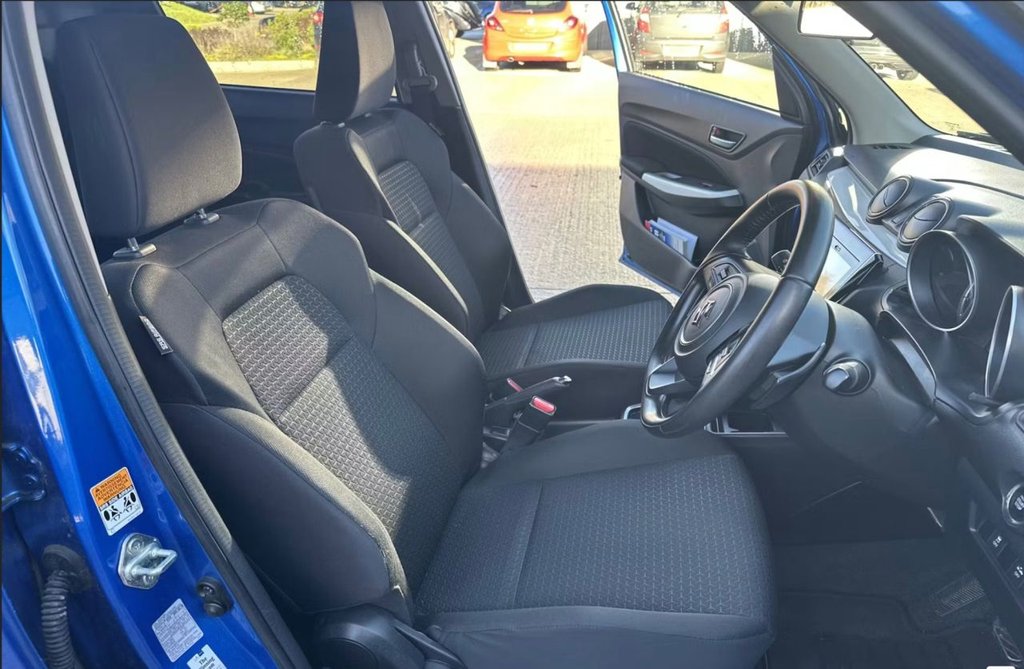 Used Suzuki Swift 2018 for sale - 76985941: Photo 6